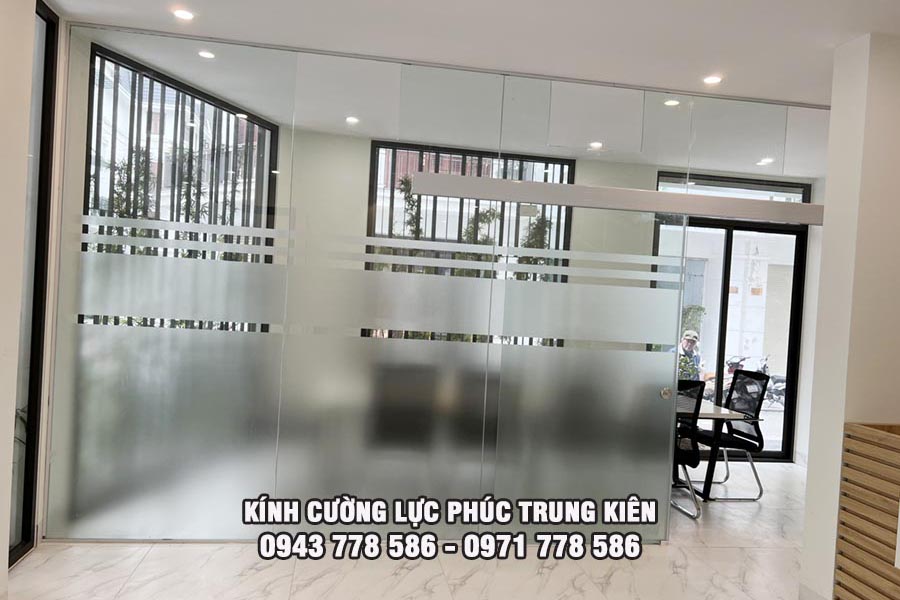 kính cường lực hoa văn